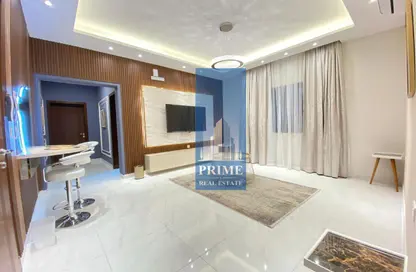 Apartment - 2 Bedrooms - 3 Bathrooms for rent in Busaiteen - Muharraq Governorate