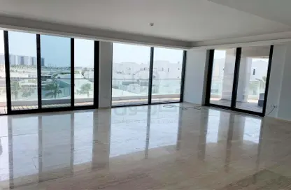 Empty Room image for: Apartment - 3 Bedrooms - 4 Bathrooms for sale in Essence of Dilmunia - Dilmunia Island - Muharraq Governorate, Image 1