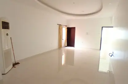 Apartment - 3 Bedrooms - 3 Bathrooms for rent in Busaiteen - Muharraq Governorate Apartment - 3 Bedrooms - 3 Bathrooms for rent in Busaiteen - Muharraq Governorate