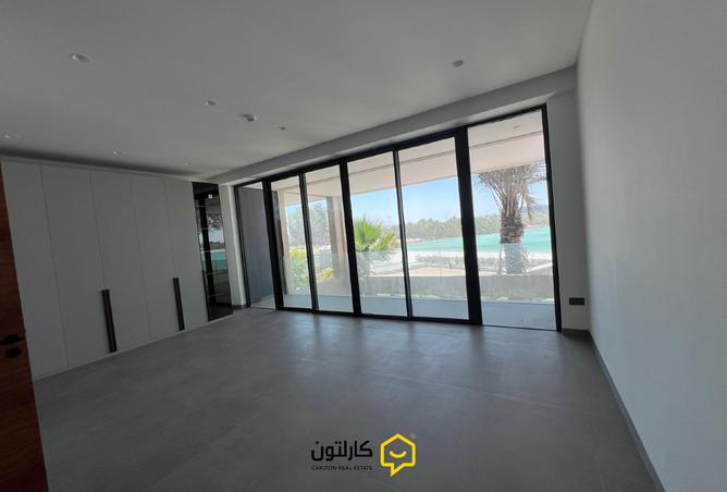 919718 - Property Image 2