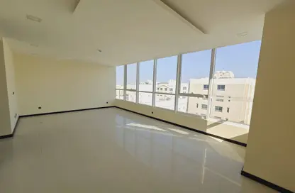 Apartment - 2 Bedrooms - 3 Bathrooms for rent in Hidd - Muharraq Governorate