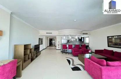 Apartment - 3 Bedrooms - 3 Bathrooms for rent in Al Juffair - Capital Governorate