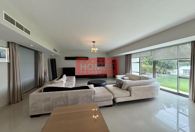 949252 - Property Image 2