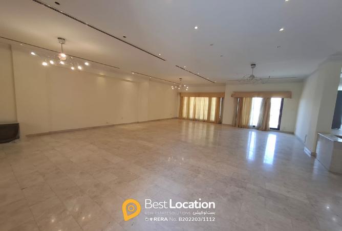 916307 - Property Image 2