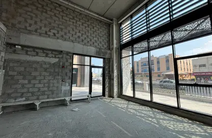 Retail - Studio - 2 Bathrooms for rent in Riffa - Southern Governorate