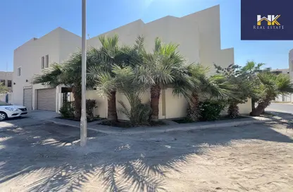 Villa - 4 Bedrooms - 4 Bathrooms for rent in Busaiteen - Muharraq Governorate