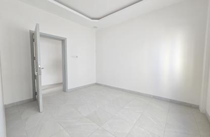 Apartment - 2 Bedrooms - 3 Bathrooms for rent in Alhajiyat - Riffa - Southern Governorate