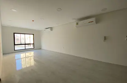 Apartment - 2 Bedrooms - 2 Bathrooms for rent in Zinj - Manama - Capital Governorate