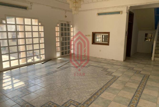 974637 - Property Image 2