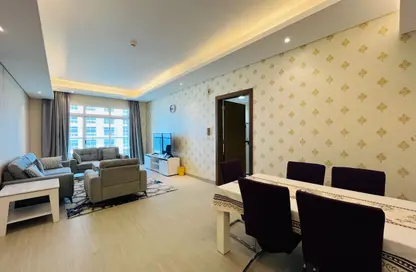 Apartment - 2 Bedrooms - 3 Bathrooms for rent in Al Juffair - Capital Governorate