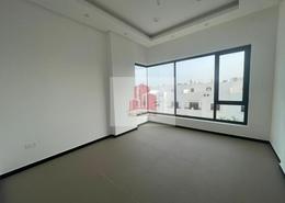 للبيع شقة سكنية جديدة في قلالي بتصميمات داخلية رائعة