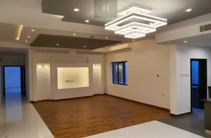 Apartment - 4 Bedrooms - 4 Bathrooms for rent in Tubli - Central Governorate