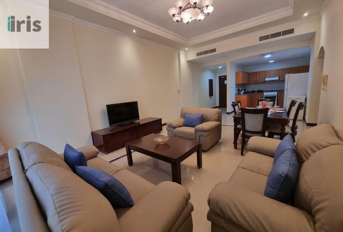 985358 - Property Image 3