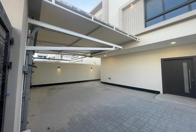 818898 - Property Image 2