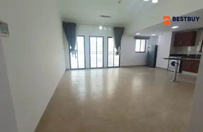 Apartment - 2 Bedrooms - 2 Bathrooms for rent in Hidd - Muharraq Governorate