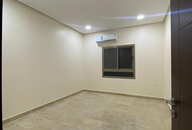 983231 - Property Image 2