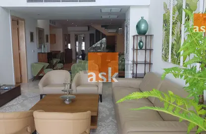 Apartment - 4 Bedrooms - 5 Bathrooms for rent in Reef Island - Capital Governorate