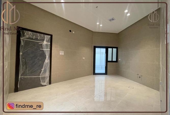 803440 - Property Image 3