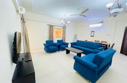 Apartment - 2 Bedrooms - 2 Bathrooms for rent in Mahooz - Manama - Capital Governorate