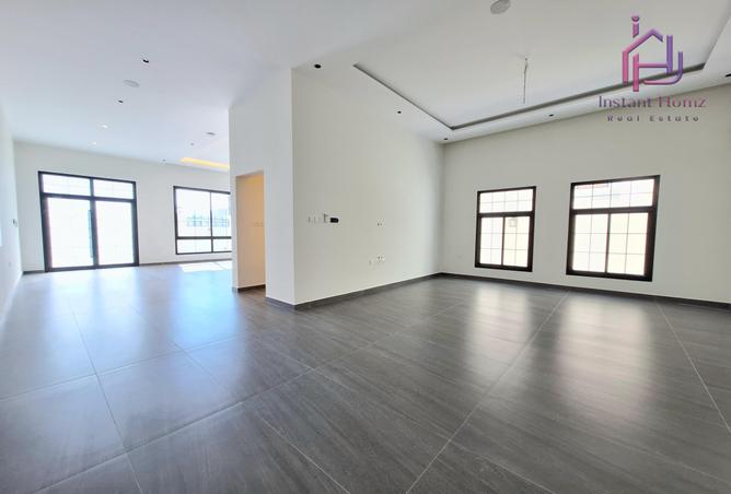952082 - Property Image 2