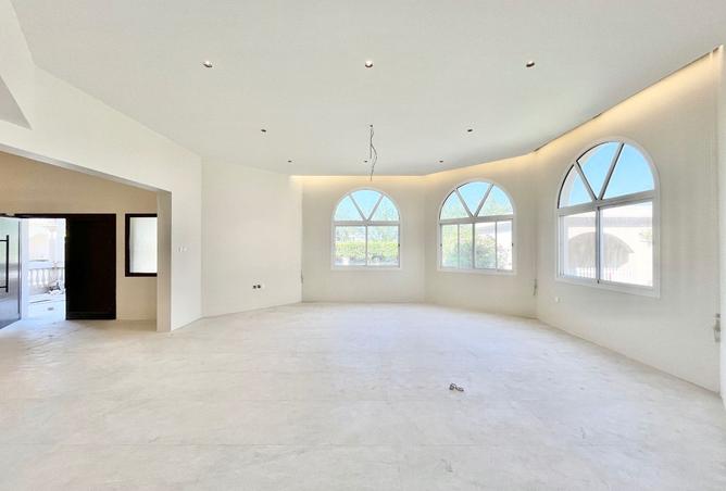 985644 - Property Image 2