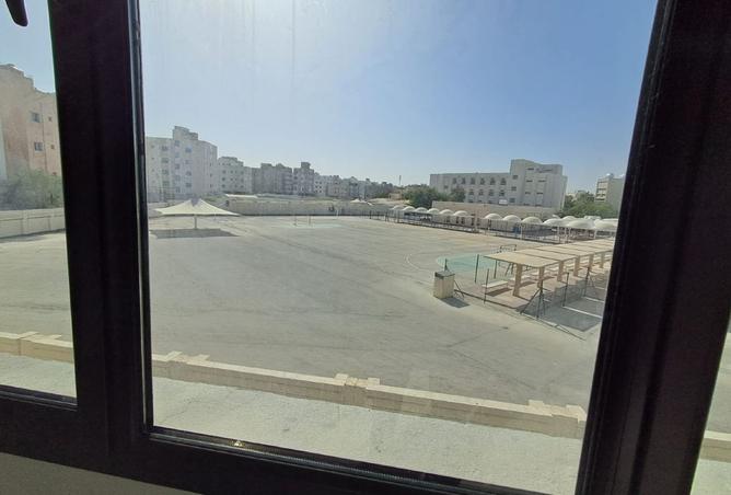 985504 - Property Image 3