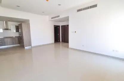 شقة - 2 غرف نوم - 2 حمامات للايجار في الجنبية - المحافظة الشمالية