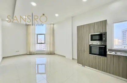 Apartment - 2 Bedrooms - 2 Bathrooms for rent in Janabiya - Northern Governorate
