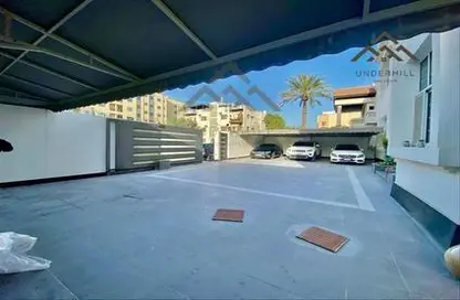 Villa - 5 Bedrooms - 7 Bathrooms for sale in Zinj - Manama - Capital Governorate
