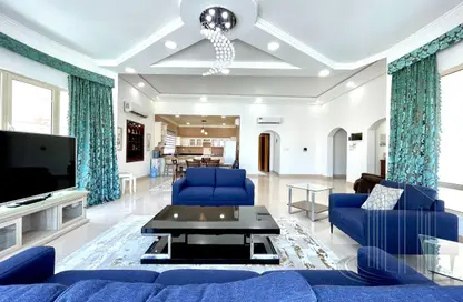 Apartment - 3 Bedrooms - 2 Bathrooms for rent in Al Juffair - Capital Governorate