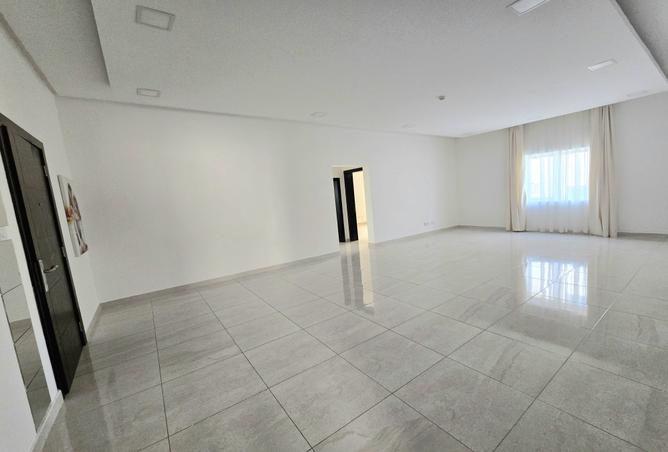 972405 - Property Image 2