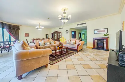 Apartment - 3 Bedrooms - 4 Bathrooms for rent in Al Juffair - Capital Governorate
