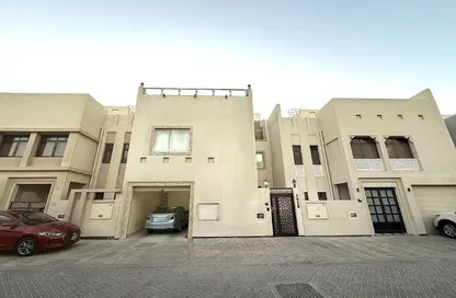 فيلا - 5 غرف نوم - 6 حمامات للبيع في الحد - المحرق