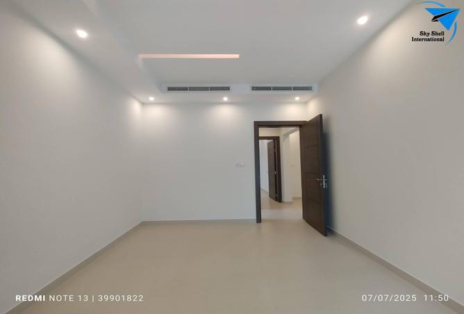 962737 - Property Image 3