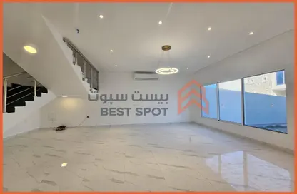 Villa - 4 Bedrooms - 5 Bathrooms for sale in Shakhura - Northern Governorate