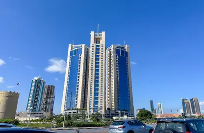 Apartment - 3 Bedrooms - 4 Bathrooms for rent in Abraj Al Lulu - Manama - Capital Governorate