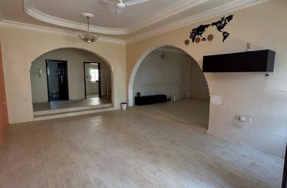 Villa - 3 Bedrooms - 3 Bathrooms for rent in Sanad - Central Governorate