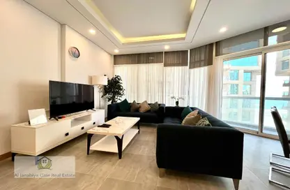 Living Room image for: Apartment - 3 Bedrooms - 2 Bathrooms for sale in Al Juffair - Capital Governorate, Image 1