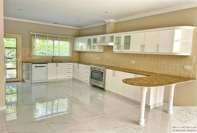 956696 - Property Image 2