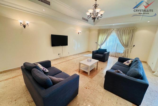 992561 - Property Image 2