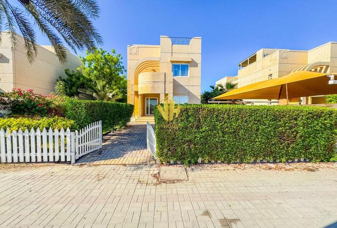 963172 - Property Main Image