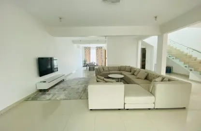 Villa - 4 Bedrooms - 4 Bathrooms for rent in Mahooz - Manama - Capital Governorate