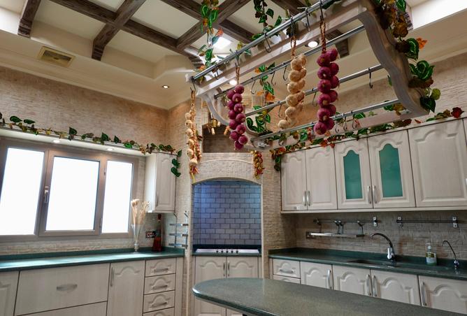 989347 - Property Image 3