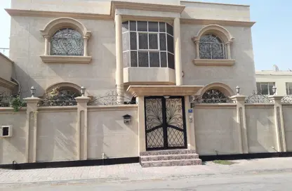 فيلا - 4 غرف نوم - 7 حمامات للبيع في عالي - المحافظة الوسطى