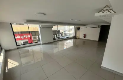 Empty Room image for: Shop - Studio - 1 Bathroom for rent in Exhibition Road - Hoora - Capital Governorate, Image 1