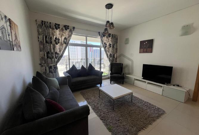 915579 - Property Main Image