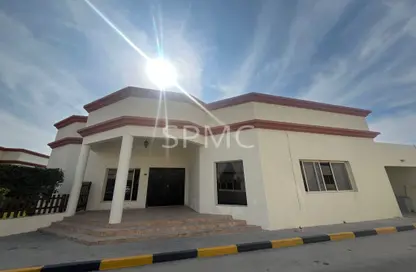 Villa - 4 Bedrooms - 4 Bathrooms for rent in Janabiya - Northern Governorate