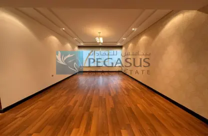 Empty Room image for: Apartment - 2 Bedrooms - 3 Bathrooms for sale in Abraj Al Lulu - Manama - Capital Governorate, Image 1