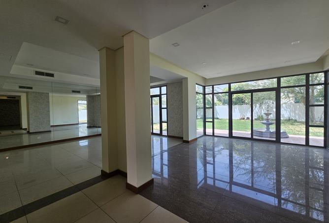 956864 - Property Image 2