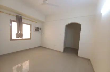 Apartment - 2 Bedrooms - 2 Bathrooms for rent in Manama - Capital Governorate